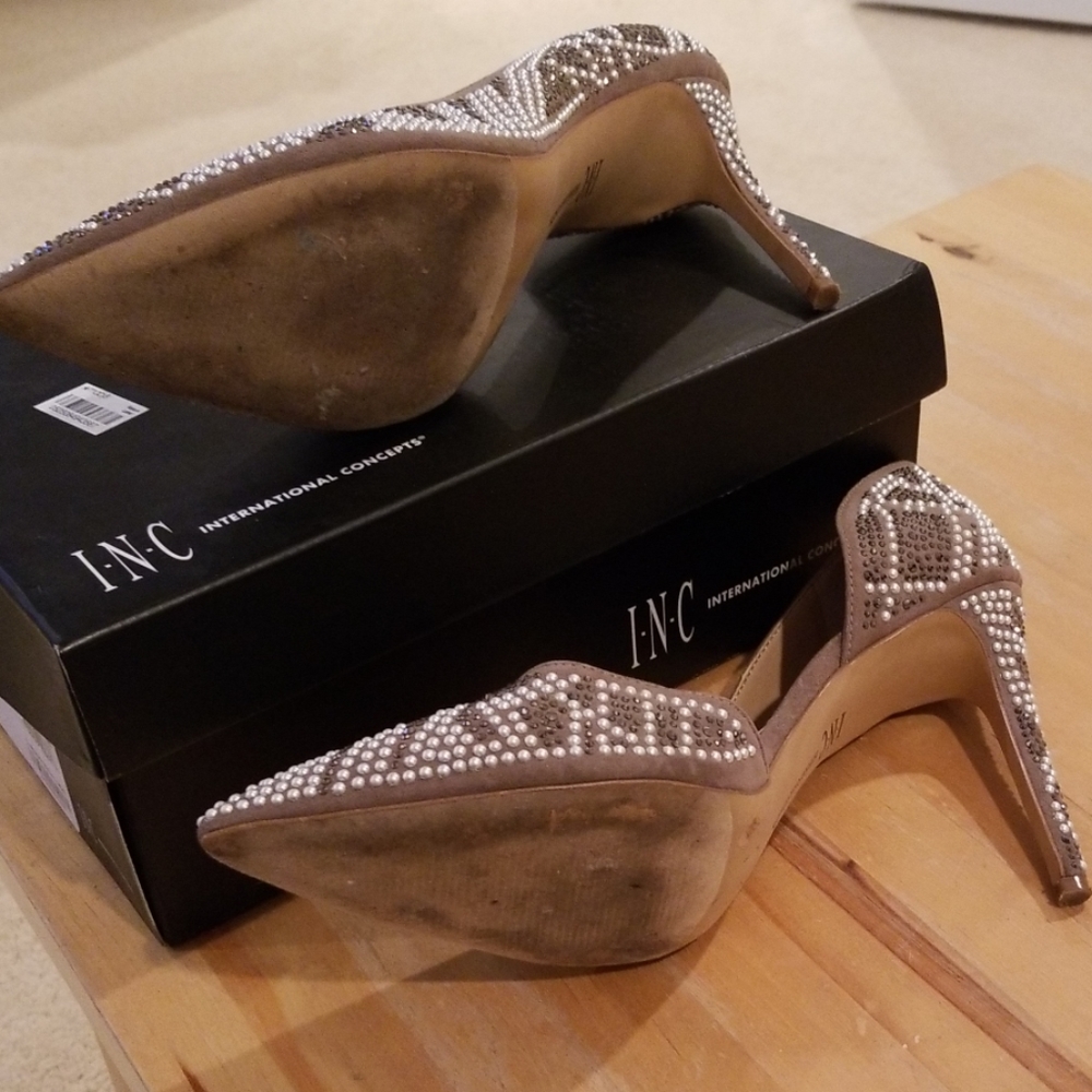 Heels - Picture 4 of 7